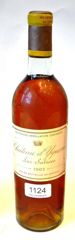 Lot 1124 - Chateau d'Yquem 1962, Sauternes U: top