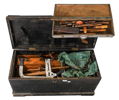 Lot 499 - Tool Box containing No.7 Bailey plane, router...