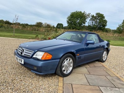 Lot 214 - 1993 Mercedes 500SL 32 Auto Registration...