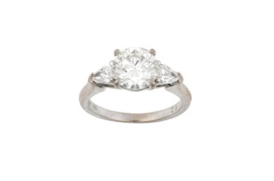Lot 2026 - A Diamond Ring the round brilliant cut diamond...
