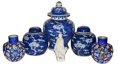 Lot 263 - A 19th century Chinese Kangxi style blue and...