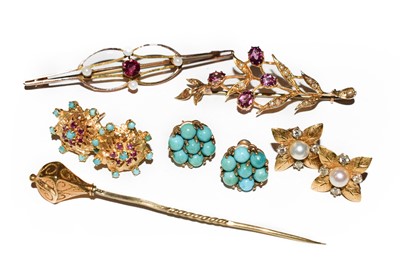 Lot 114 - A bar brooch, stamped '9CT', length 4.7cm (a.f....