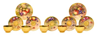 Lot 36 - {} A Matched Set of Five Royal Worcester...