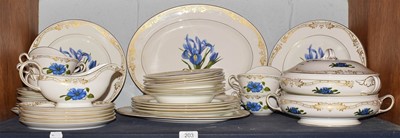 Lot 203 - An Aynsley part dinner service in "Chelsea...