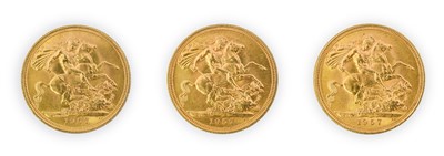 Lot 148 - Elizabeth II, Sovereigns (3), 1957, young head,...