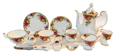 Lot 306 - A collection of Nao and Lladro, Royal Albert...