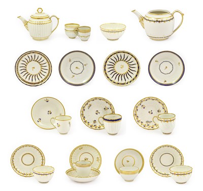 Lot 601 - A Derby Porcelain Teapot and Cover, circa 1790,...