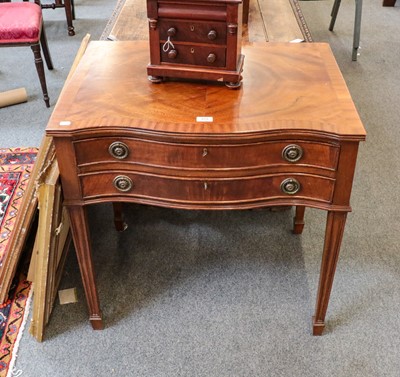 Lot 479 - An early 20th century mahogany serpentine...