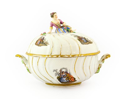 Lot 46 - ~ A Meissen Academic Period Porcelain Ecuelle...