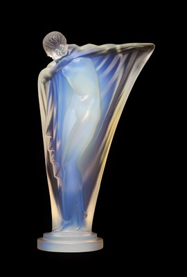 Lot 24 - An Art Deco Isadora Opalescent Glass Car...