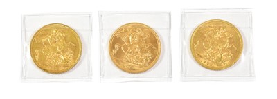 Lot 241 - 3 x Sovereigns, to include: Victoria 1896, obv....