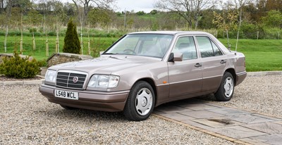 Lot 213 - 1993 Mercedes E220 Auto Registration number:...