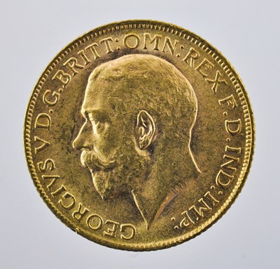Lot 293 - 2 x George V, Sovereigns: 1913 and 1914, obv....