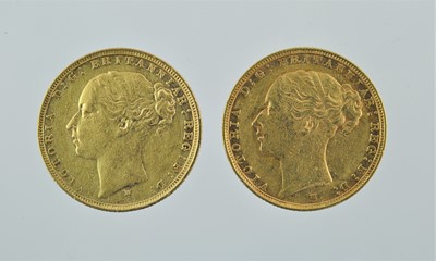 Lot 267 - 2 x Victoria, Sovereigns 1882M and 1886M,...