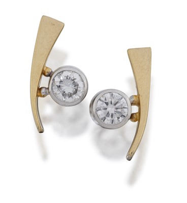 Lot 2143 - A 9 Carat Gold Diamond Necklace and A Pair of 18 Carat Gold Diamond Earrings