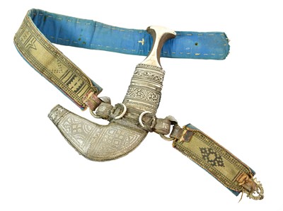 Lot 188 - A 19th Century Omani Khanjar, the 16cm double...