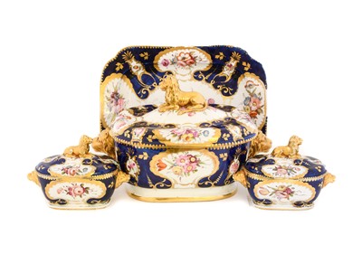 Lot 244 - A Chamberlains Worcester Soup Tureen and Cover,...