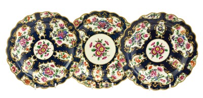Lot 220 - A Set of Three Worcester Porcelain Plates,...
