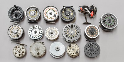 Lot 43 - An Assortment Of Various Fly And Spinning Reels