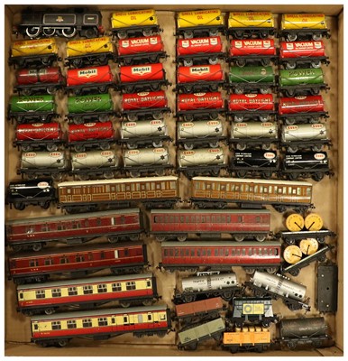 Lot 104 - Hornby Dublo 0-6-2T BR 69567 Locomotive