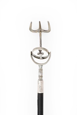 Lot 2035 - A George V Silver and Silver Plate-Mounted Toasting-Fork
