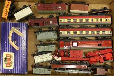 Lot 105 - Hornby Dublo 2/3 Rail Rolling Stock