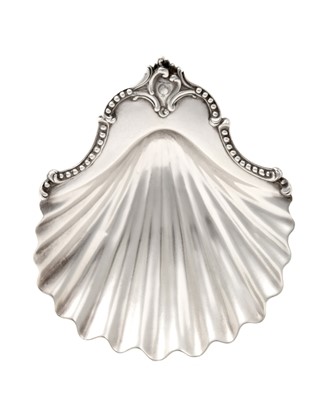 Lot 2117 - A George III Silver Butter Shell