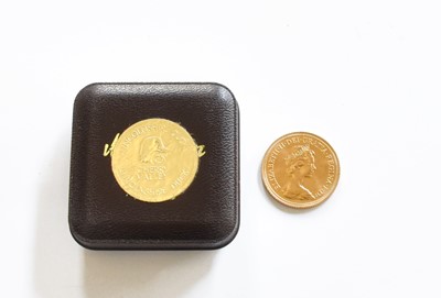 Lot 178 - Elizabeth II Sovereign, 1981, obv. Machin...