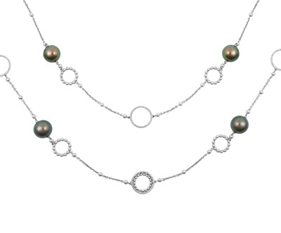 Lot 2090 - An 18 Carat White Gold Tahitian Pearl and...