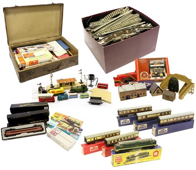 Lot 129 - Hornby Dublo 2/3 Rail