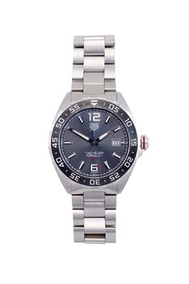 Lot 2173 - Tag Heuer: A Stainless Steel Automatic...