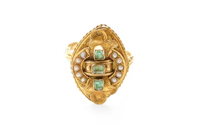 Lot 222 - A Green Stone and Split Pearl Ring, finger size Q