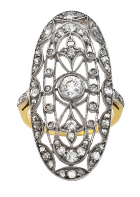 Lot 2243 - An Early 20th Century Diamond Cluster Ring the...