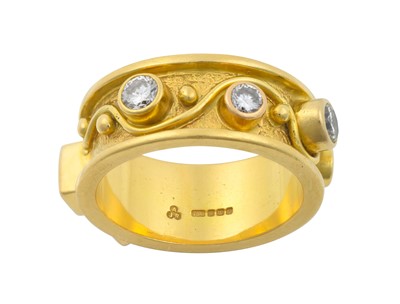 Lot 2212 - An 18 Carat Gold Diamond Ring the yellow...