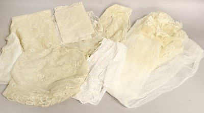 Lot 2025 - Assorted Late 19th/Early 20th Century Lace...
