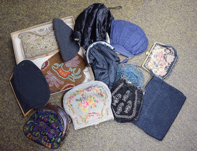 Lot 58 - Assorted Early 20th Century Bead and Woolwork...