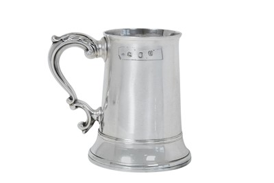 Lot 2007 - A George III Silver Mug