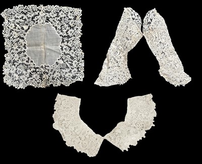 Lot 2063 - Early 20th Century Honiton Lace, comprising a...