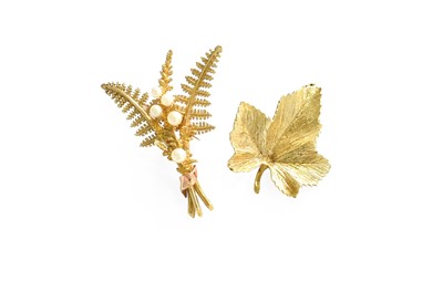 Lot 33 - A 9 Carat Gold Leaf Motif Brooch, of spray...