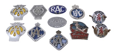 Lot 531 - A 1950's AA Members Badge, numbered V220734...