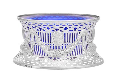 Lot 910 - An Edward VII Silver Dish-Ring