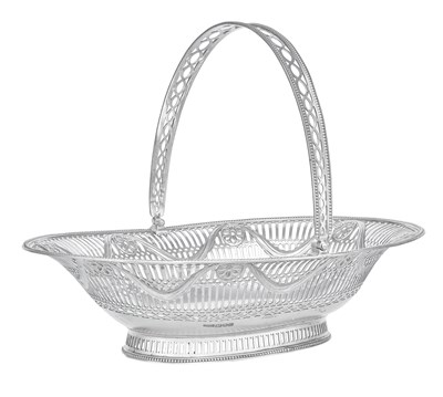 Lot 839 - A George V Silver Basket
