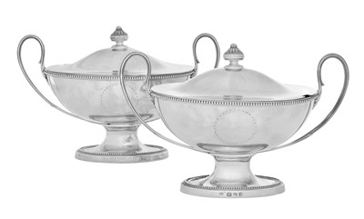 Lot 778 - A Pair of George III Silver Sauce-Tureens and Covers