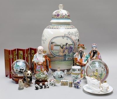 Lot 61 - Modern Decorative Oriental Items Including: Fu,...