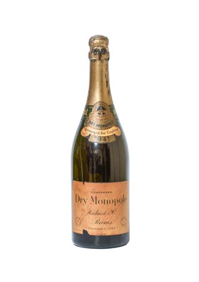 Lot 3004 - Heidsieck & Co. 1941 Dry Monopole Champagne...