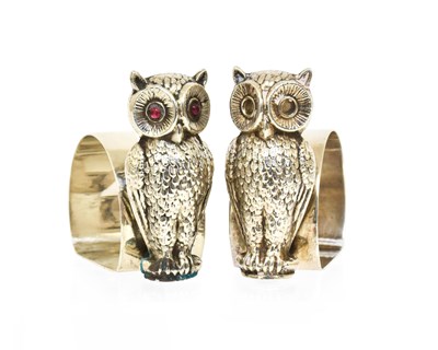 Lot 120 - A Pair of George V Silver Napkin-Rings, by...