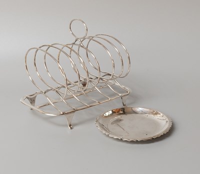 Lot 31 - A George III Silver Toastrack, by Thomas...