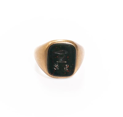 Lot 261 - A 9 Carat Gold Bloodstone Signet Ring, the...