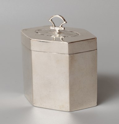 Lot 28 - An Edward VII Silver Tea-Caddy, by Thomas...