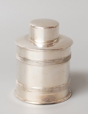Lot 20 - An Edward VII Silver Tea-Caddy, by Israel...